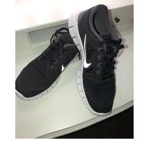 Women’s Nike free 5.0 running shoes